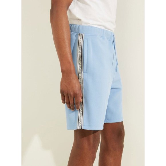 $99 Guess Men's Eco Faint Blue Darrel Active Short Size L - Picture 1 of 7